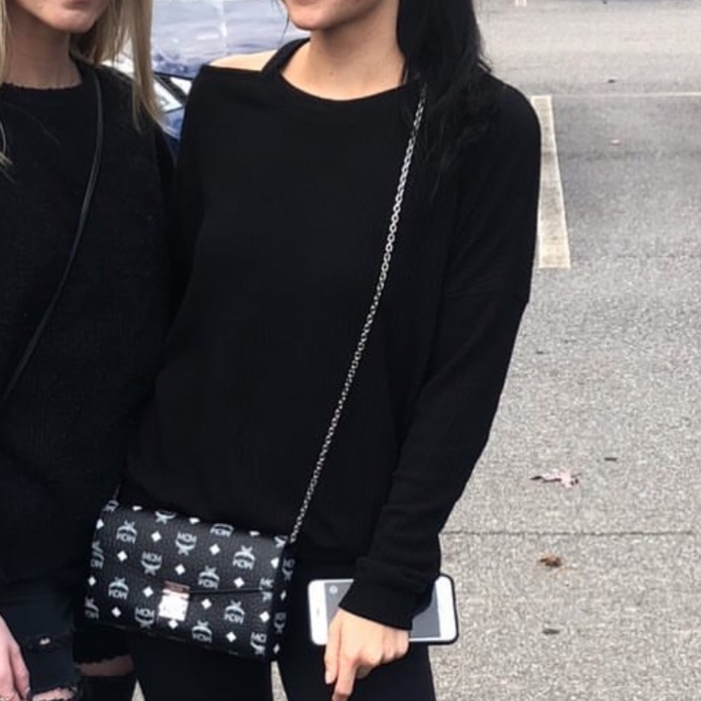 Cutout Splendid Sweater - Picture 4 of 8